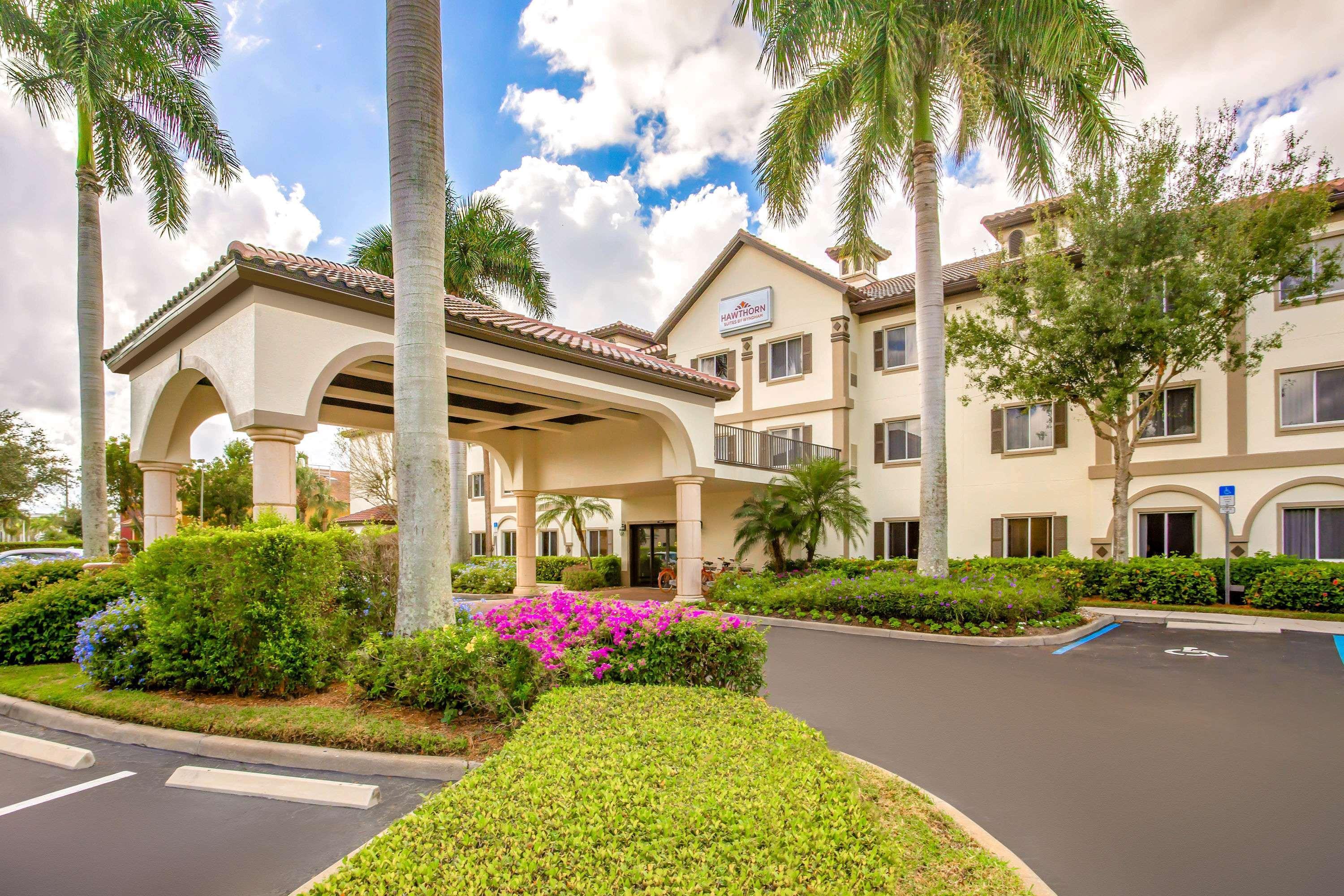 Hawthorn Extended Stay By Wyndham North Naples Exteriér fotografie