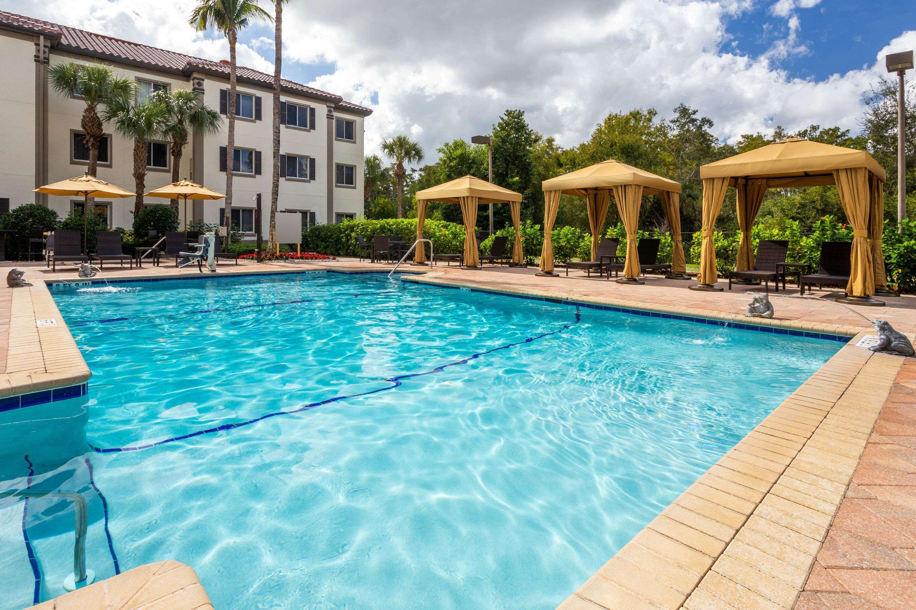 Hawthorn Extended Stay By Wyndham North Naples Exteriér fotografie