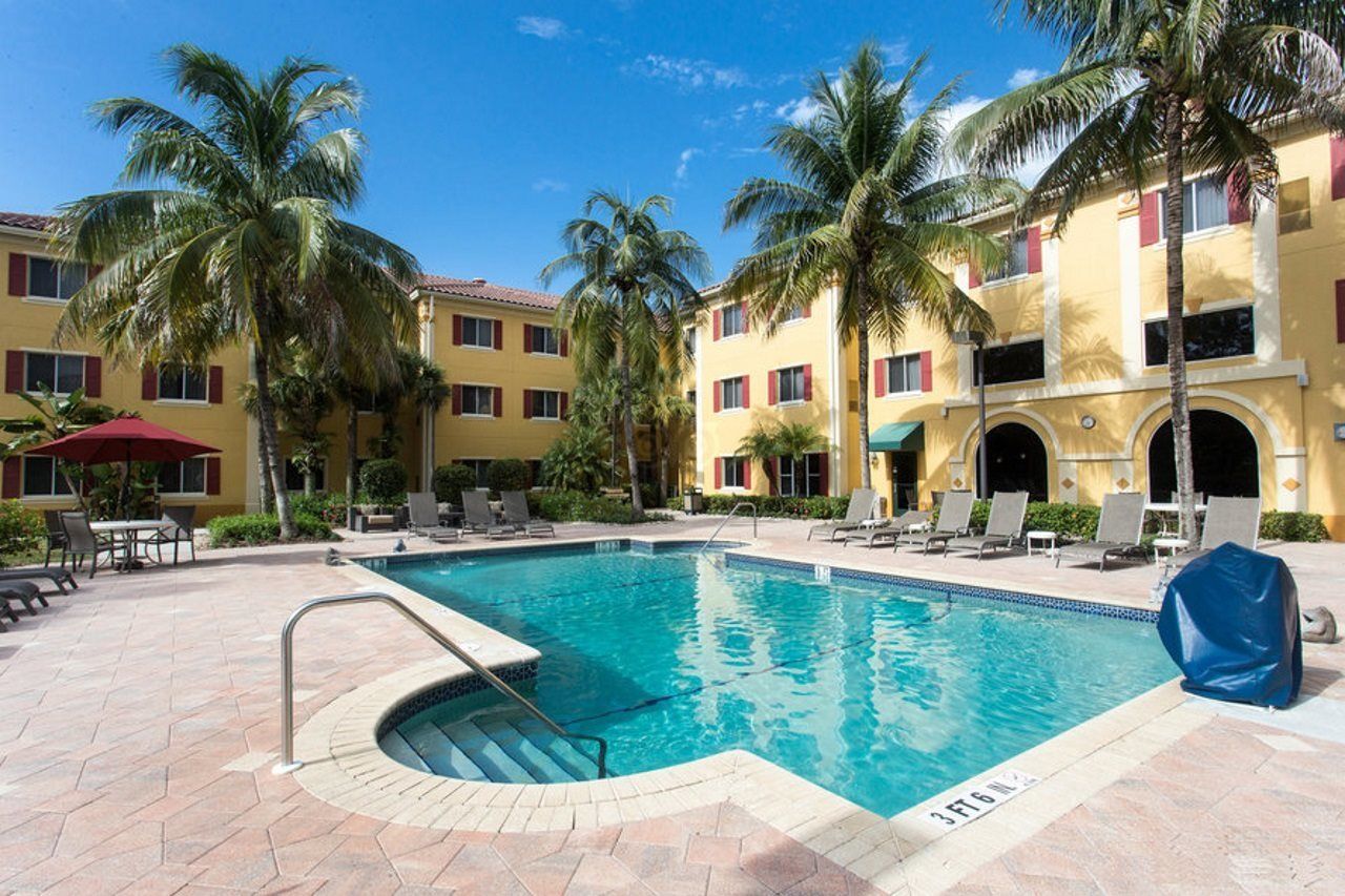 Hawthorn Extended Stay By Wyndham North Naples Exteriér fotografie